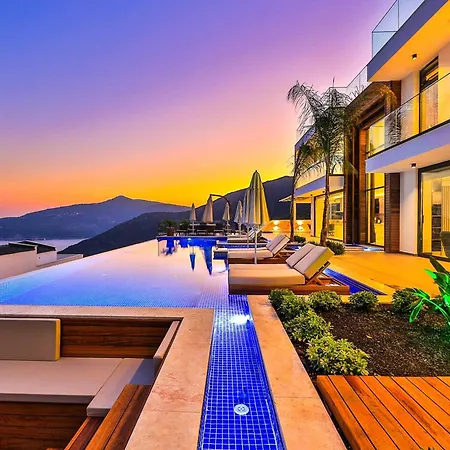 Escala Views Villa *