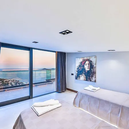 Escala Views Villa