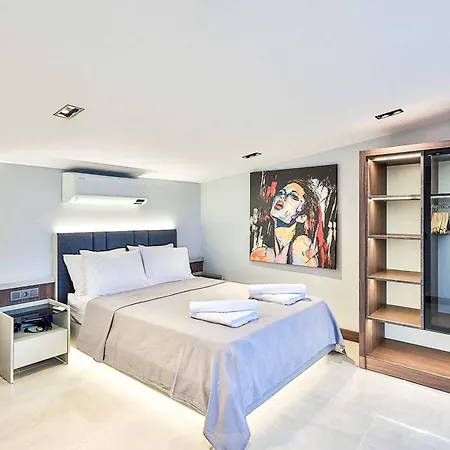 Escala Views Villa